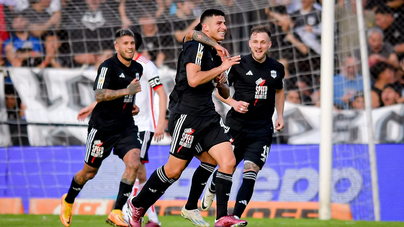 Tip kèo bóng đá trận Deportivo Riestra vs Central Cordoba uk88