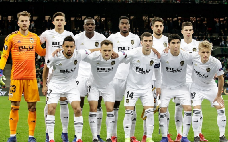 Tip kèo bóng đá trận Valencia vs Barcelona uk88