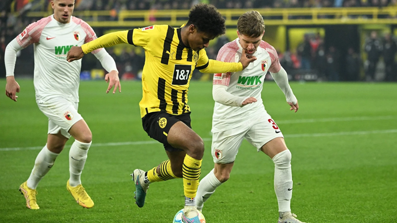 Tip kèo bóng đá trận Augsburg vs Borussia Dortmund uk88