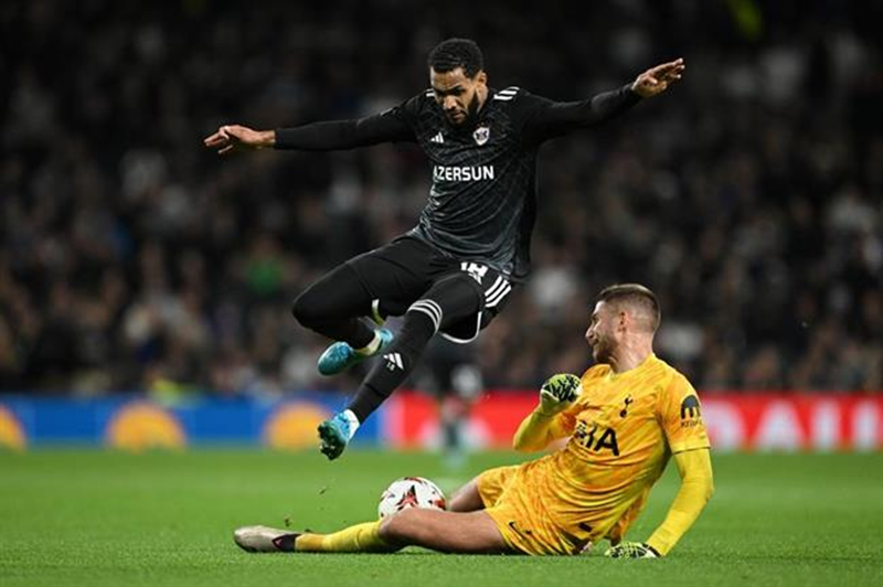 Tip kèo bóng đá trận Qarabag vs Lyon uk88