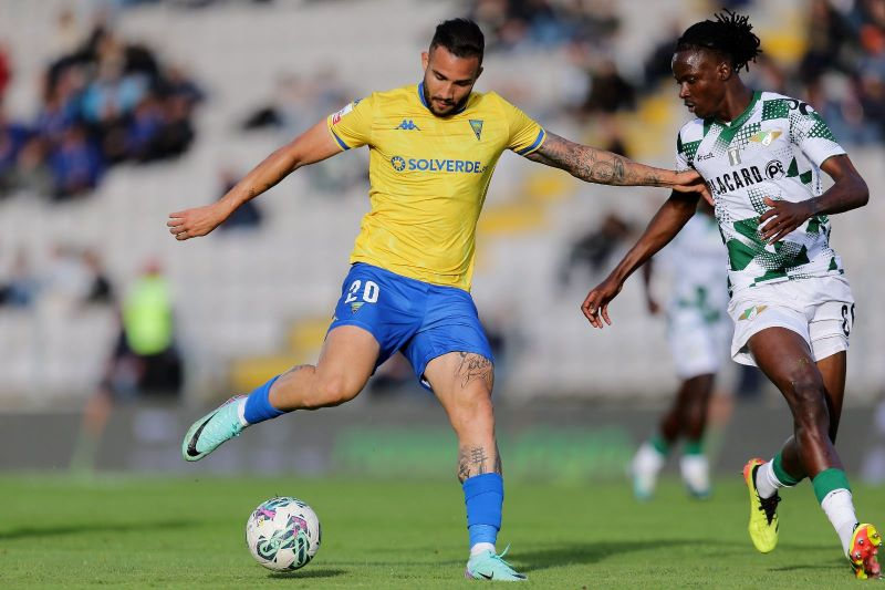 Tip kèo bóng đá trận Estoril Praia vs Moreirense uk88