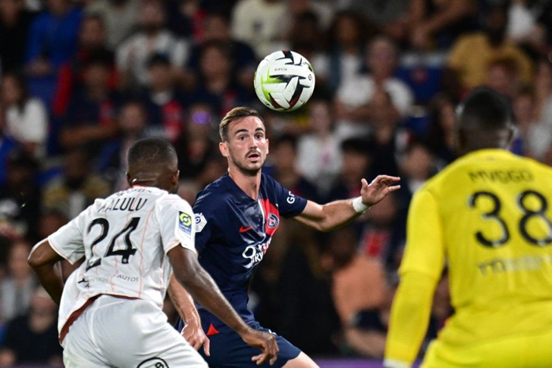 Tip kèo bóng đá trận Lens vs Paris Saint Germain uk88
