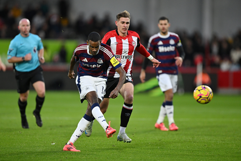 Tip kèo bóng đá trận Newcastle vs Brentford uk88
