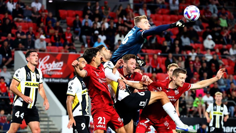 Tip kèo bóng đá trận Macarthur FC vs Adelaide United uk88